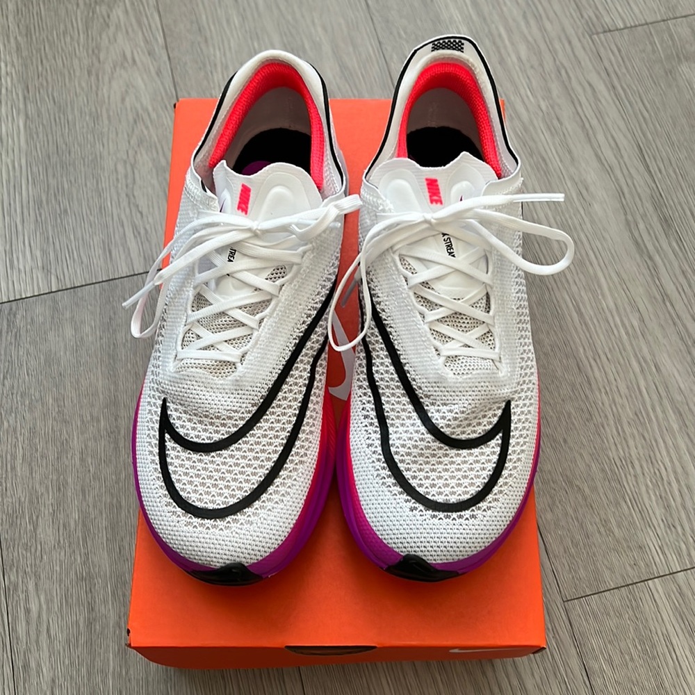 Nike zoomx streakfly size 6 womens